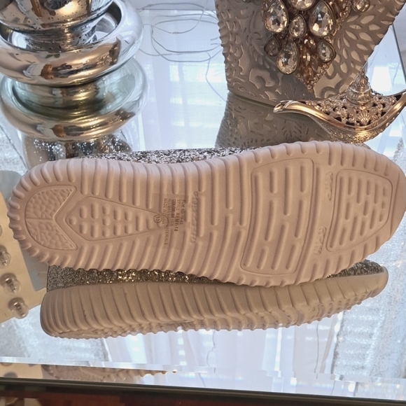 NWOT Silver sequin sneakers - Picture 4 of 6